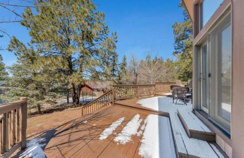 Flagstaff Casa | Country Club Cabin with Hot Tub