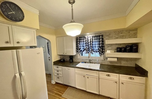 Benson Casa | Country Club Charm
