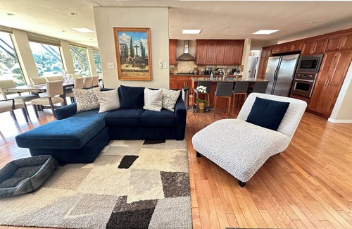 Pleasanton Casa | Country club home on a golf course amazing views & awesome outdoor living spaces