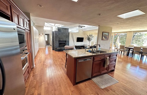 Pleasanton Casa | Country club home on a golf course amazing views & awesome outdoor living spaces