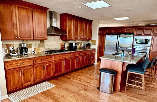 Pleasanton Casa | Country club home on a golf course amazing views & awesome outdoor living spaces