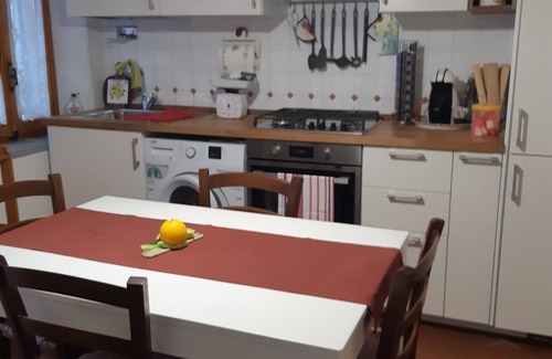 Montaldo di Mondovi Casa | Country cottage set in an old hamlet close to the main services.