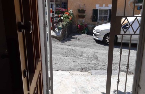 Montaldo di Mondovi Casa | Country cottage set in an old hamlet close to the main services.