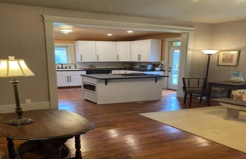 Kingston Springs Casa | Country Comfort near Nashville at the Flying Pig Inn