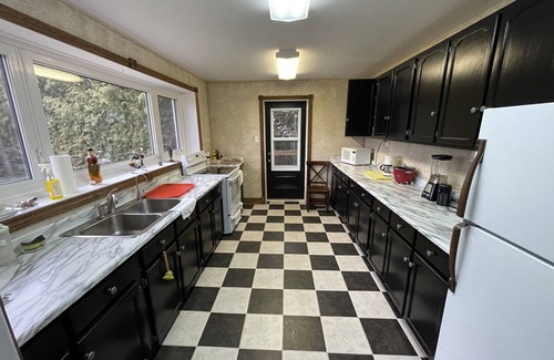 Grey Highlands Casa | Country Comfort with 8 Acre Private Garden