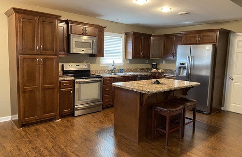 Rogersville Casa | Country Convenience and Half a Mile to Boat Ramp.