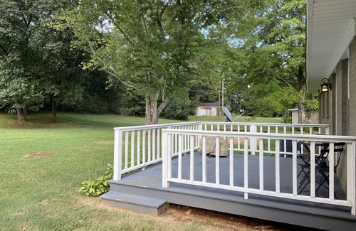 Rogersville Casa | Country Convenience and Half a Mile to Boat Ramp.