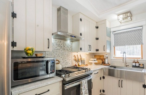 Greenfield Center Cabaña | Country Cottage – Peaceful Pet-Friendly Retreat [5 Miles from Saratoga Springs]