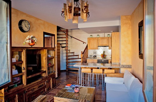 Vitigudino Cabaña | Casa Rural Antonio 6 personas en Las Arribes de Salamanca, WIFI y Parking GRATIS