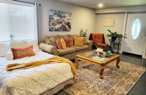 Castro Valley Casa | Country Cottage in the w Gorgeous San Francisco Bay Area Views on 2acres!