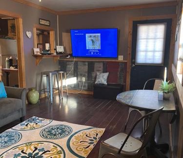Sloans Valley Villa | Country Cottage Love Nest Lake Cumberland Queen Bed