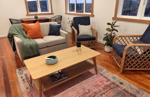 Muriwai Cabaña | Country Cottage Near the Sea