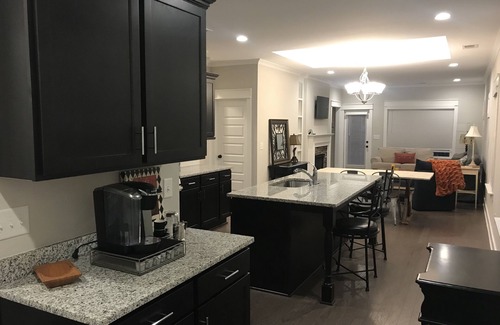 Sand Ridge Casa | Country Cottage near the City!