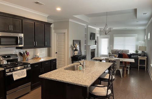 Sand Ridge Casa | Country Cottage near the City!