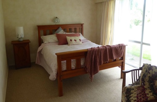 Greytown Otro | Country cottage on edge of Greytown
