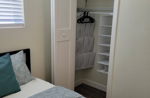 Orlando Cabaña | Country Cottage one mile from UCF and close to Disney