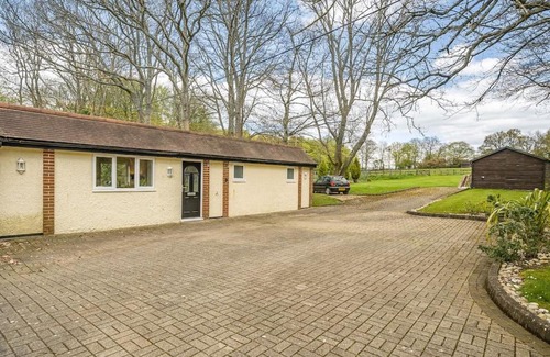 Horsham Casa | Country cottage & Tennis court