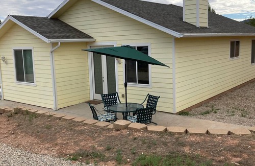New Harmony Cabaña | Country Cottage @ The Killian Family Farm