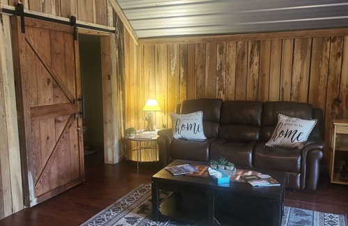Athens Cabaña | Country Cottage