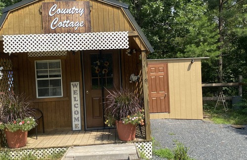 Red House Cabaña | Country Cottage