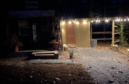 Red House Cabaña | Country Cottage