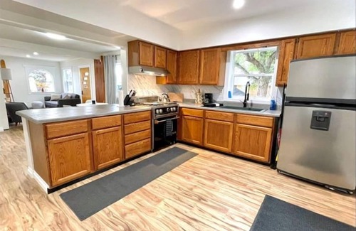 Billings Cabaña | Country Cottage with a View