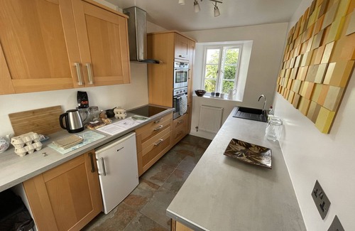 Townshend Casa | Country cottage with farm animals and hot tub near beaches