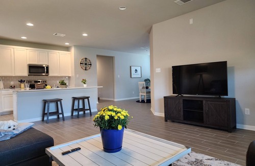 Williamson County Casa | Country Cozy! Well stocked, immaculate home. Great short or extended stays!