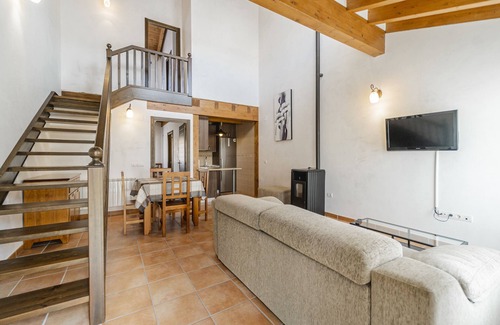 Espeja de San Marcelino Casa | Casa rural 'Rural Iglesia 2' con terraza compartida, jardín privado y balcón