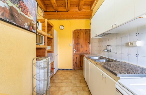 Pinell de Solsones Casa | Casa rural 'El Torrent' con vistas a la montaña, piscina privada y Wi-Fi