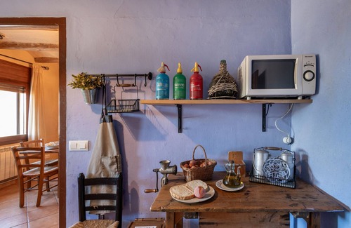 Sant Jaume dels Domenys Casa | Casa rural 'Cal Cabrer' con vistas a la montaña, piscina privada y Wi-Fi