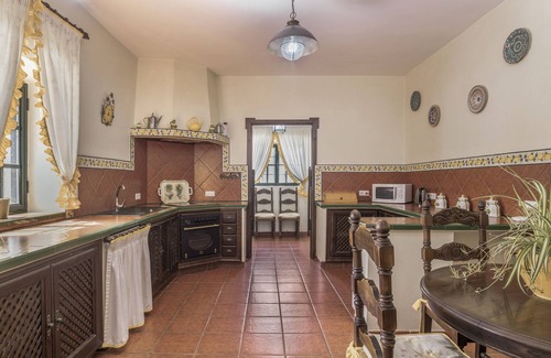 Setenil de las Bodegas Casa | Casa de campo 'Cortijo La Dehesa Del Pilar' con vistas a la montaña, piscina privada y Wi-Fi