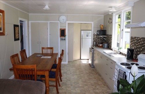 Nukuhou Casa | Country Escape By The Beach - Pet Friendly!