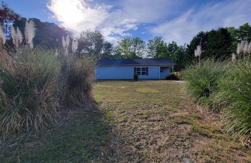 Golden Grove Casa | Country escape with AC near Greenville, SC