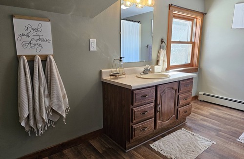 Fremont Otro | Country Farmhouse Experience Near Boat Launch & ATV Trails