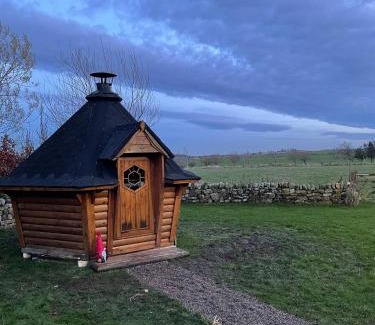 Otley Casa | Country Farmhouse - swim spa hot tub- bbq hut