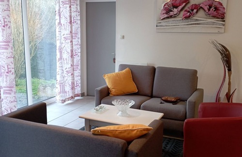 Saint-Martial-Viveyrol Casa | Country gite shared with owner