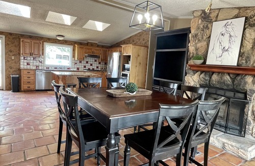 Dimmitt Casa | 💚Country Get Away💤Horse &Pet friendly King Beds
