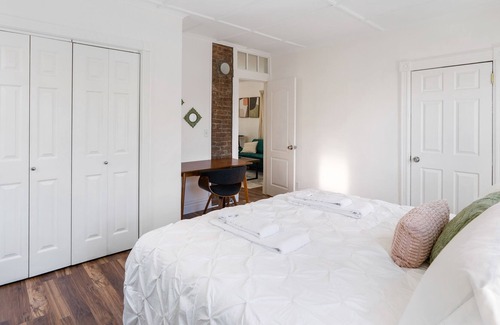 Poughkeepsie Casa | Country Getaway| Free parking | Centrally Located