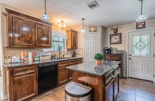 Magnolia Casa | Country Getaway Magnolia Forest Home in10 Acre Lot