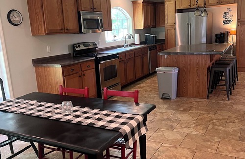 Troy Casa | Country getaway, near Troy University for family in for a visit.