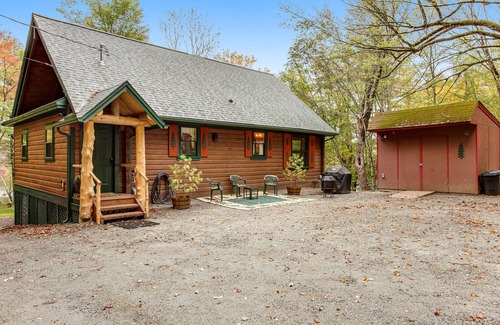 Adirondack Casa | Country Getaway W/ Free WiFi, Gas Fireplace, Deck, Lake View & Washer/Dryer