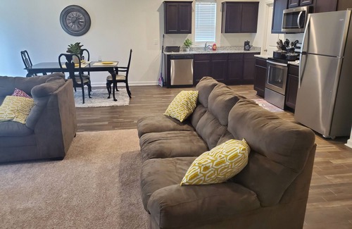 Zebulon Casa | Country getaway with Urban Amenities