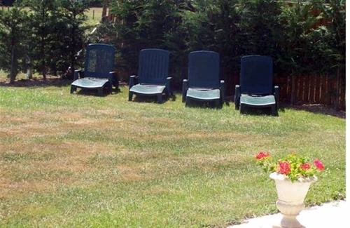 Gisay-la-Coudre Casa | Country gite with enclosed garden located 1 hour 15 from the seaside