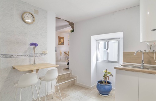 Alcalá de los Gazules Casa | Casa Rural 'El Rincón de Hugo' con Vista a la Montaña, Terraza Privada y Aire Acondicionado
