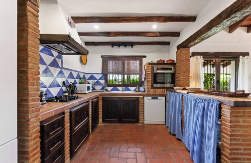 Jimena de la Frontera Villa | Casa de Campo 'Caty' con Vista a la Montaña, Piscina Privada y Wi-Fi