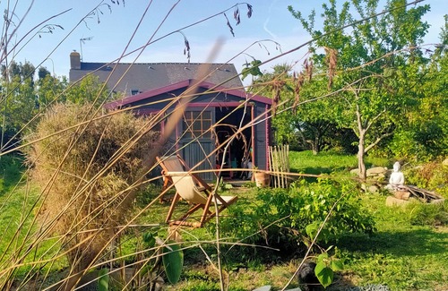 Tourlaville Casa | Country house, 50 m from the beach, close to all amenities, private parking