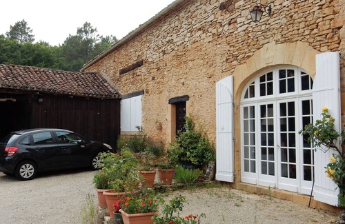 Sauveterre-la-Lemance Casa | Country house in the heart of nature