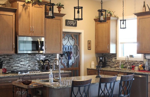 Kaufman County Casa | Country hilltop retreat on 10 acres with a pool and hot tub