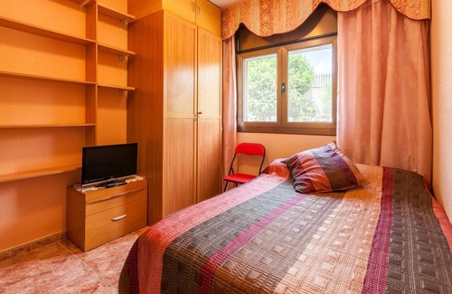 Corbera De Llobregat Casa | Casa de campo Antonio y Maria Rosa con vistas a la montaña, piscina y Wi-Fi
